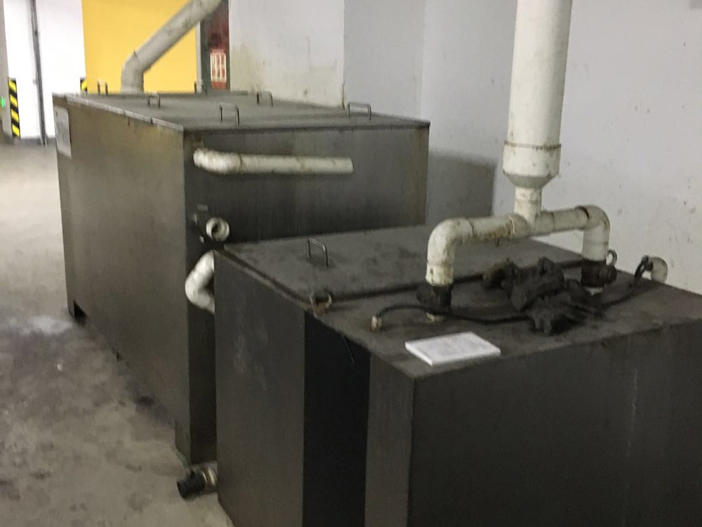 不銹鋼隔油器-地埋式